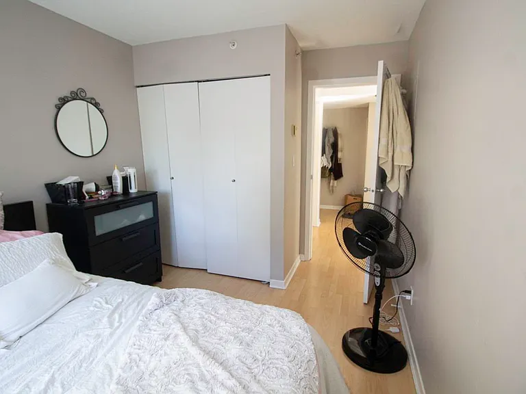 1188 Howe St #802 — Photo 14