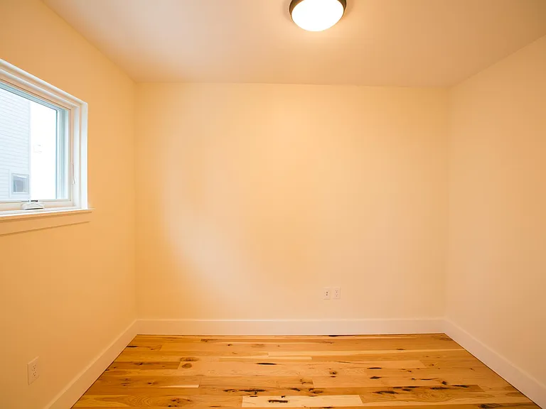 18 E Beall St #1 — Photo 2