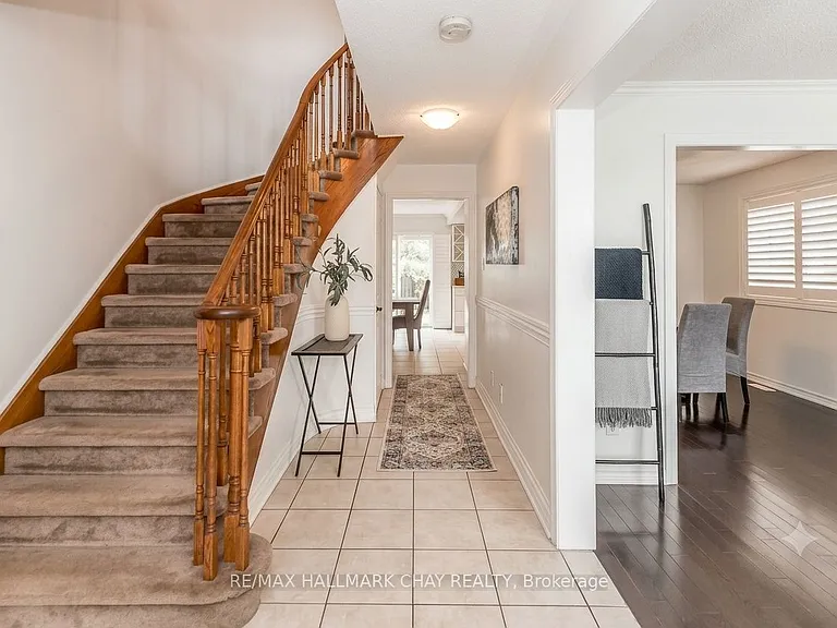 69 Kenwell Cres — Photo 4
