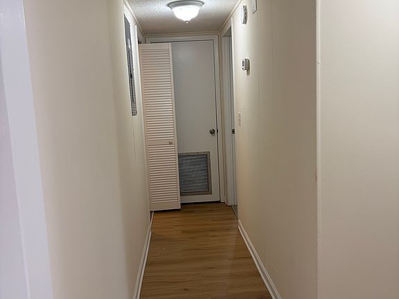 4th image of 404 Sherry Dr