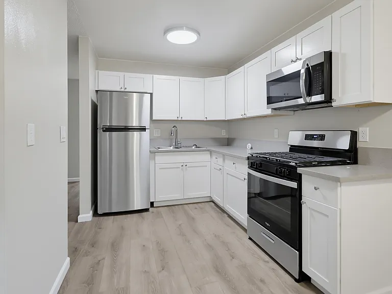 Moss Garden Apartments — Photo 28