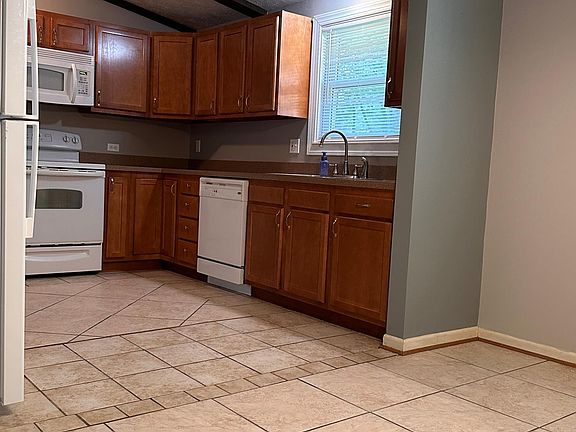3rd image of 8953 Wexford Pl