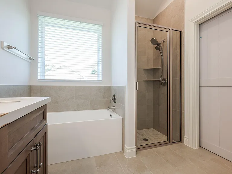 2303 Cunningham Dr — Photo 16