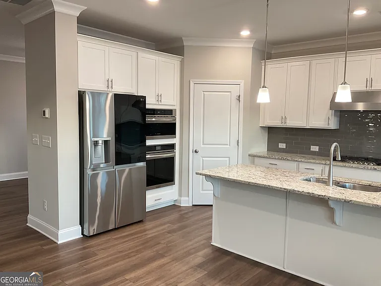 240 Hollis St — Photo 22