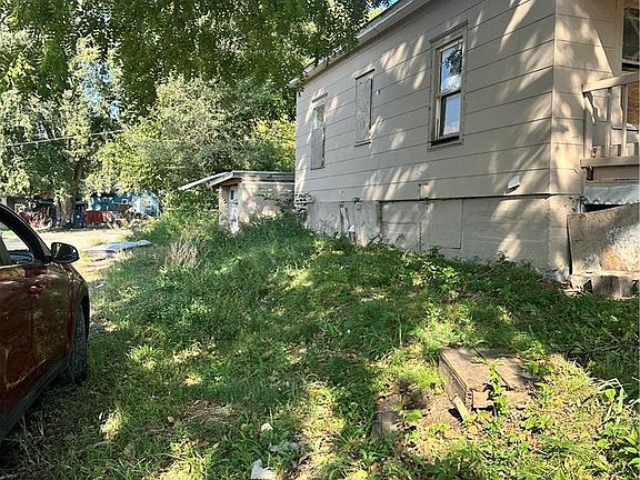 4th image of 525 Blue Ridge Blvd