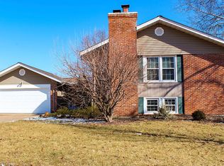 474 Cortequay Ct, Ballwin, MO 63021