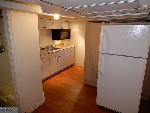 5th image of 626 N George Mason Dr