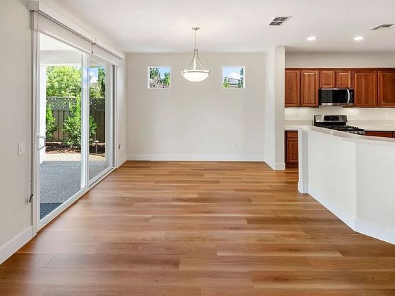 3rd image of 2628 Black Hawk Ln