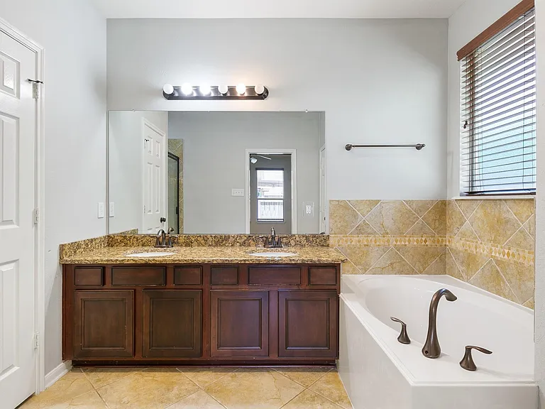 24527 Spring Harbor Dr — Photo 16