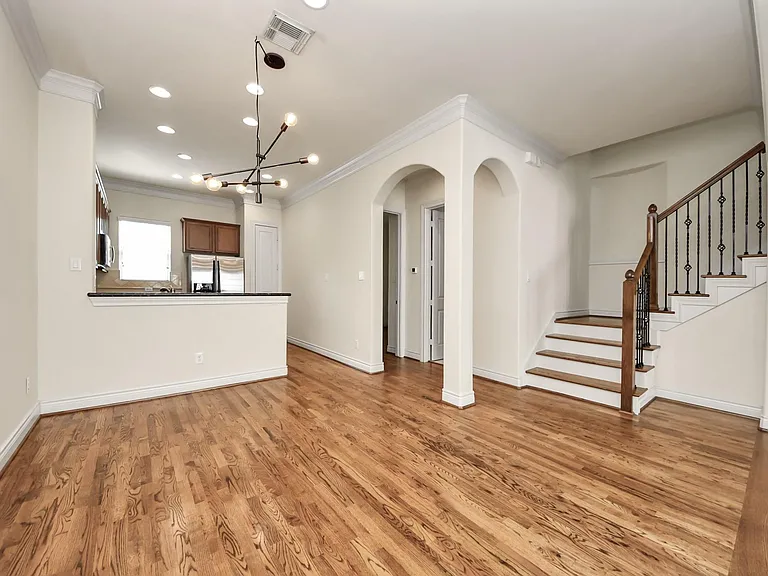 3422 Center St — Photo 6