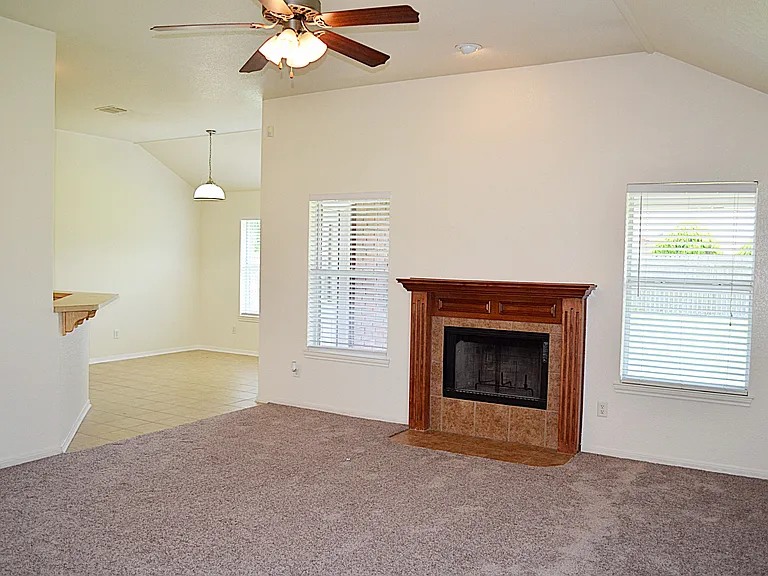 5802 Venetian Ct — Photo 9