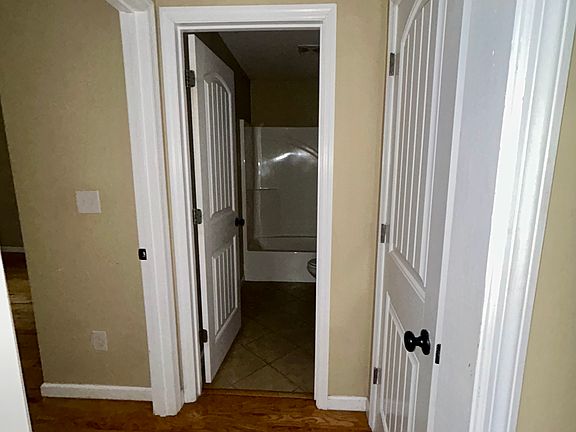 4th image of 185 Primrose Dr