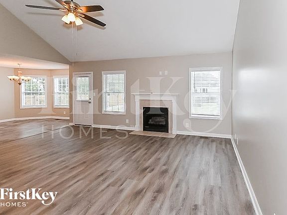 3rd image of 672 Stonewall Ln