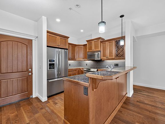 2nd image of 2750 Auburn Rd #101