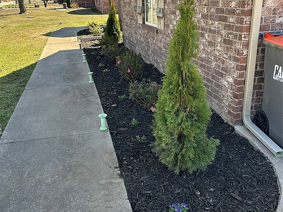 4th image of 2402 Estates Dr