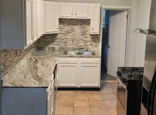 114 Hawthorne St #1, Syracuse, NY 13210