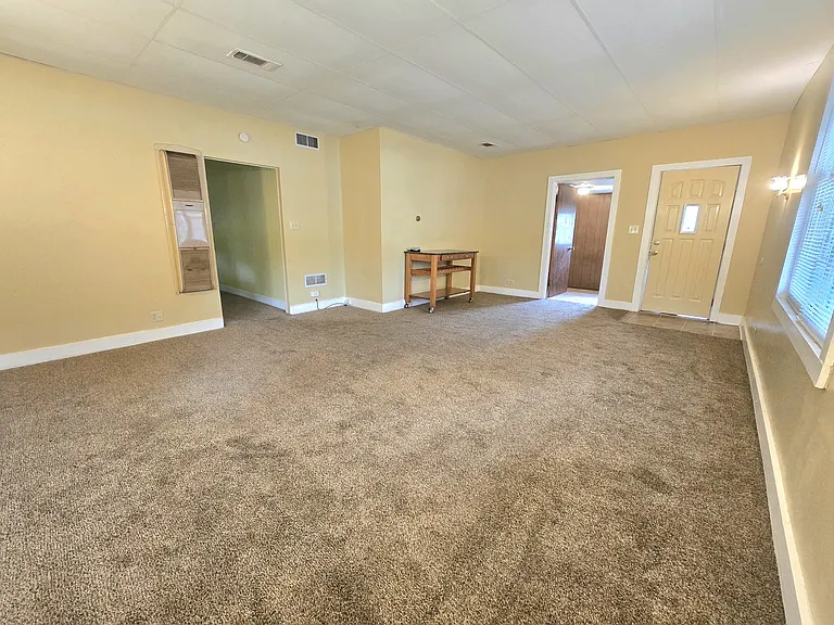511 E La Rua St — Photo 4