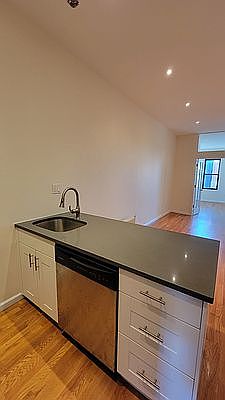 3rd image of 28-02 Steinway St #3A