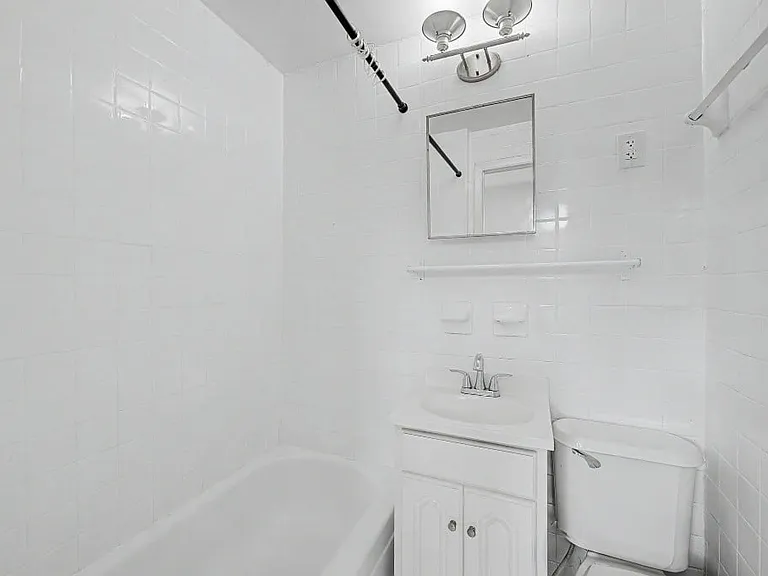 90 Stanton St #5D — Photo 7