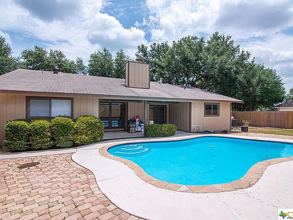 3rd image of 506 Elmwood Dr