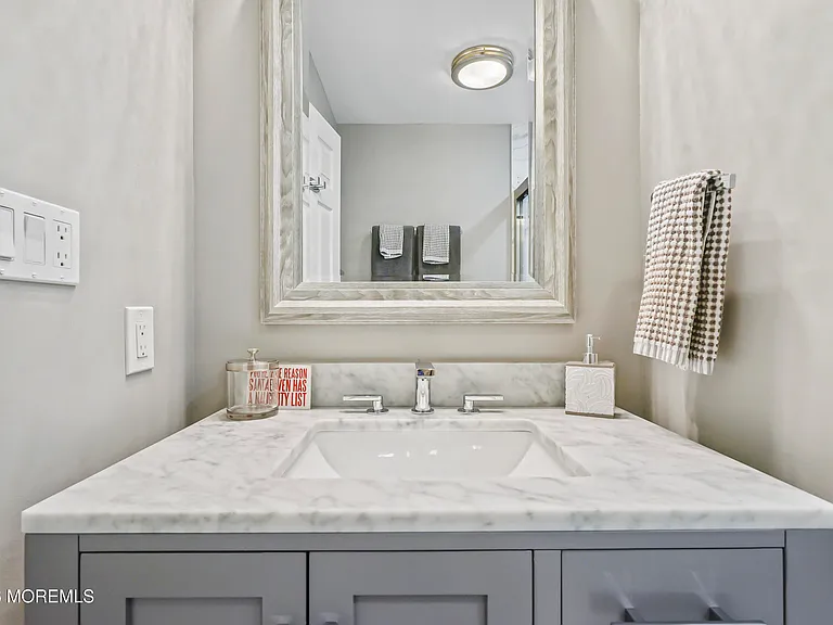 2 Joyce Ct — Photo 18