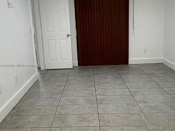 3rd image of 1200 N Liberty Ave #1200G