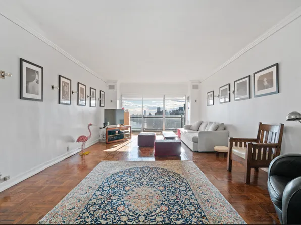 425 East 58th Street image 2 of 22