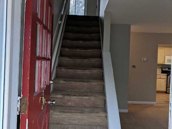 2nd image of 165 Saint Matthews Ave