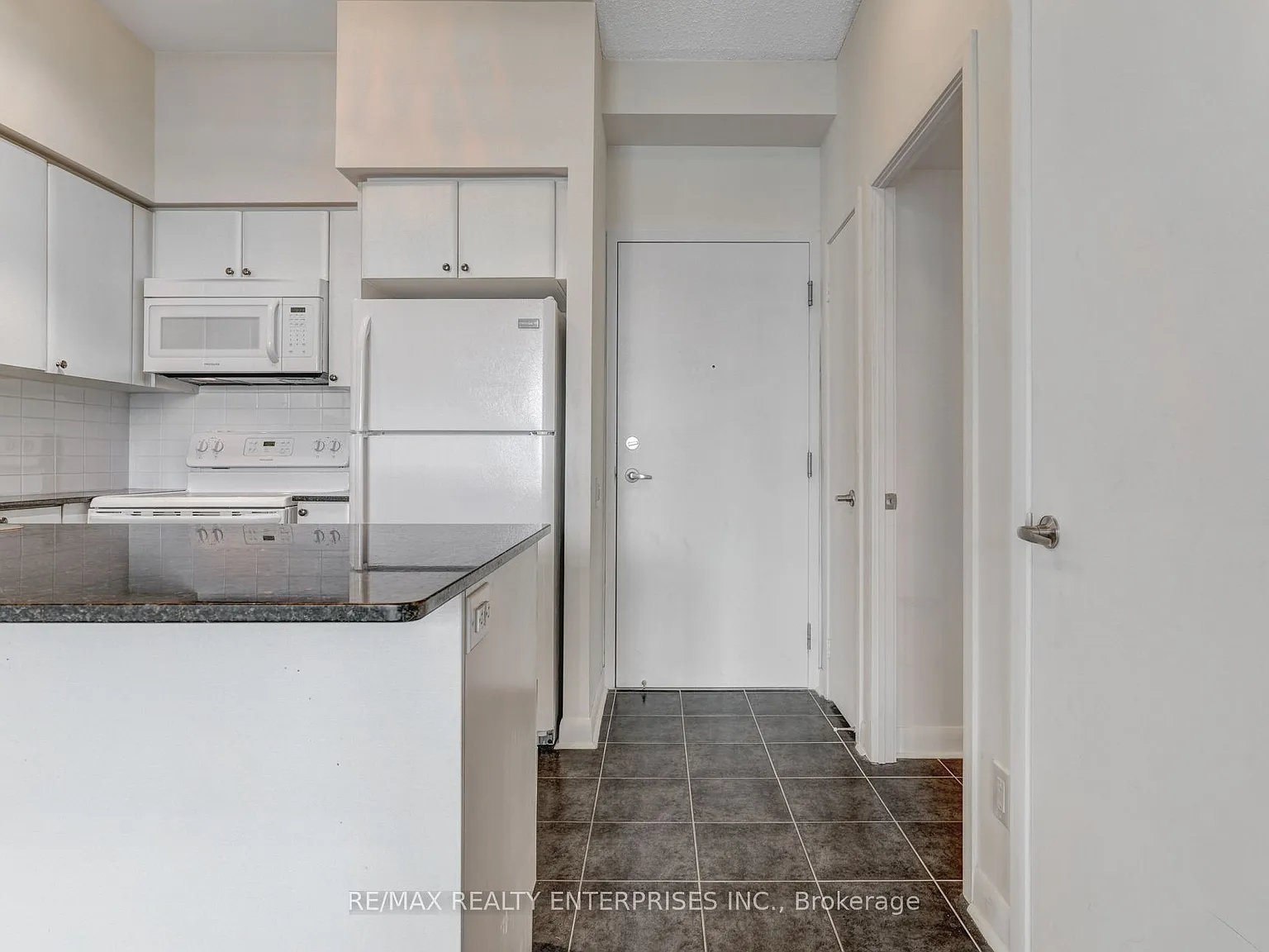 Gramercy Park Condominiums — Photo 3