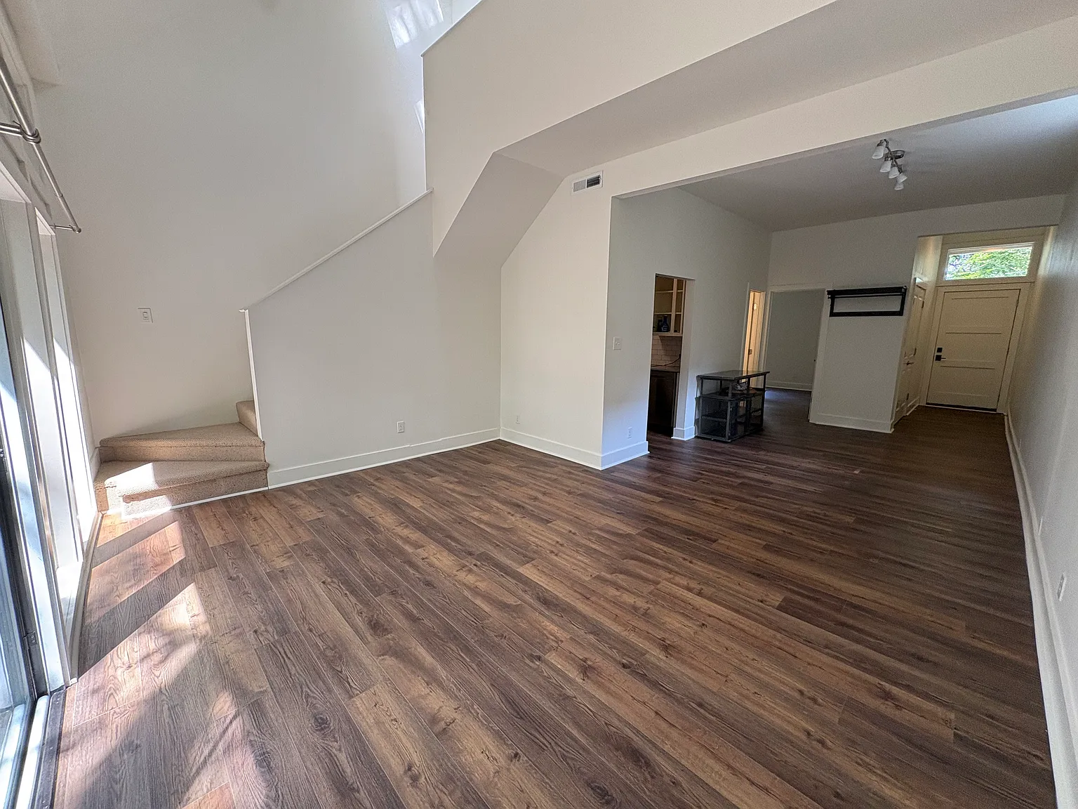 2 bed, 1200 sqft, $2,950 — Photo 3