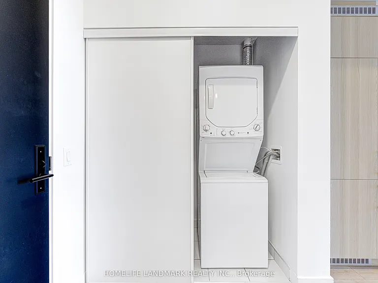 500 Dupont St #310 — Photo 14