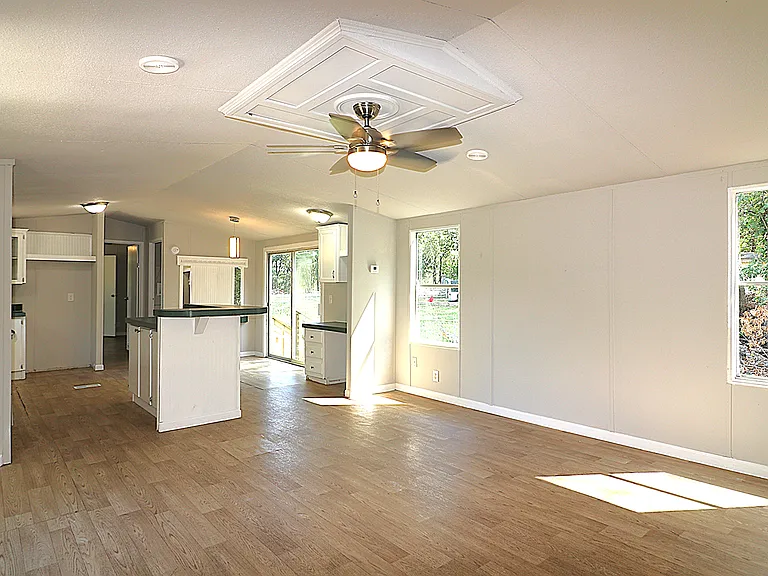 112 Private Road 483 — Photo 3