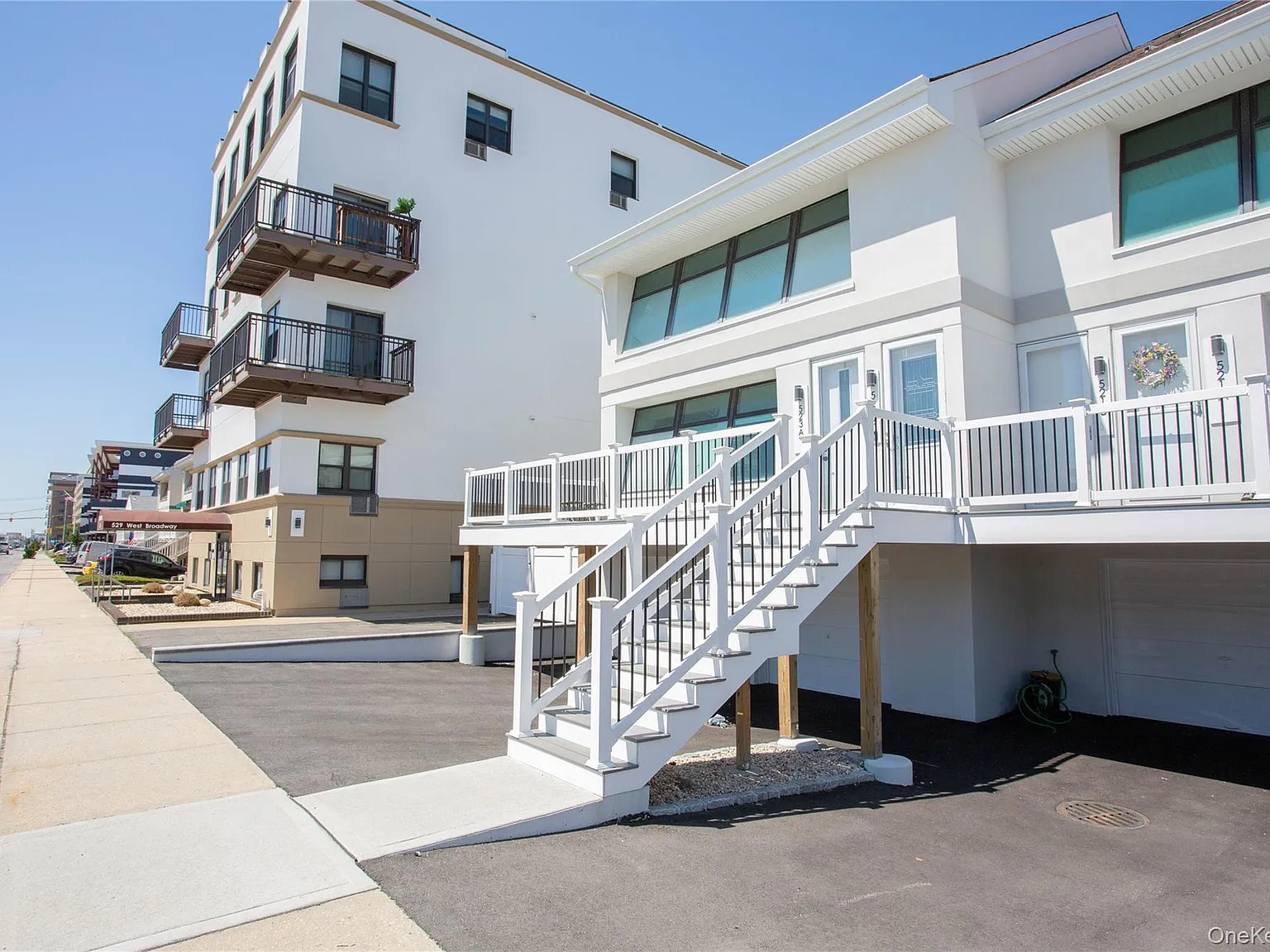 3 bed, 2.0 bath, 1600 sqft, $4,200 — Photo 1