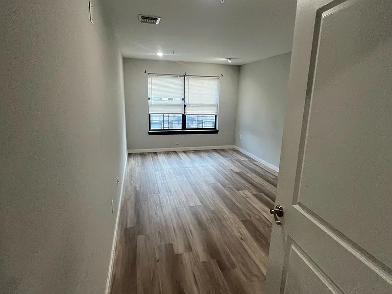 77 Park Ave #213 — Photo 7