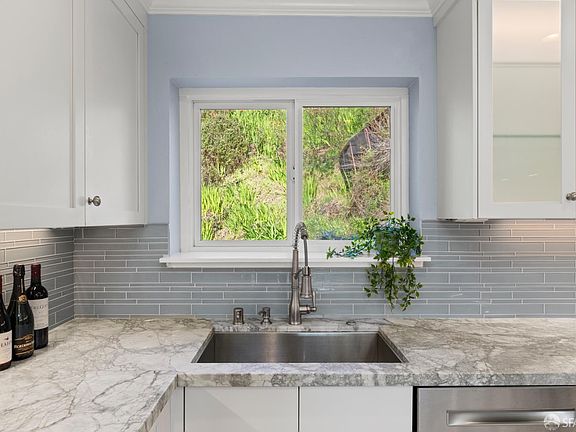 4th image of 418 Joost Ave
