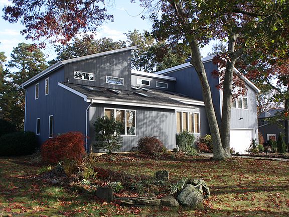 2nd image of 48 Dorchester Dr