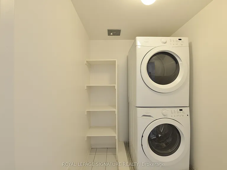 3135 Boxford Cres #6 — Photo 24