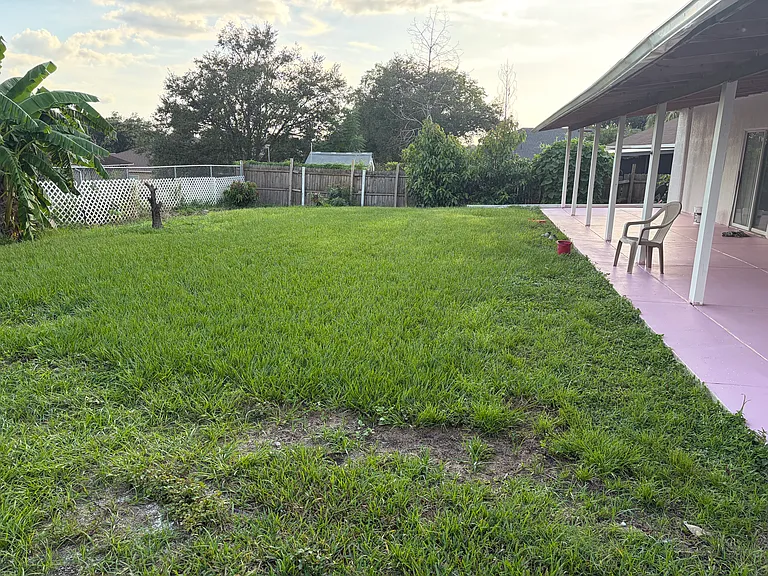 1642 Stanley Ave — Photo 9
