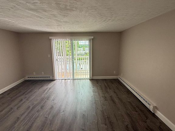 5th image of 8-12 Perry St #3