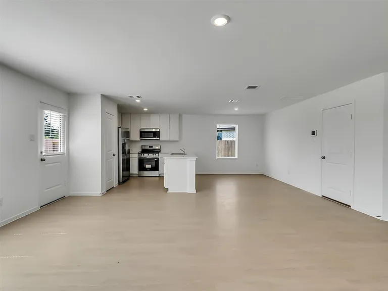 31404 Pratola Serra Cir — Photo 16