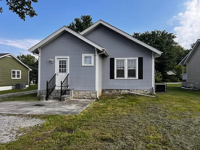 5510 Miller Dr — Photo 2