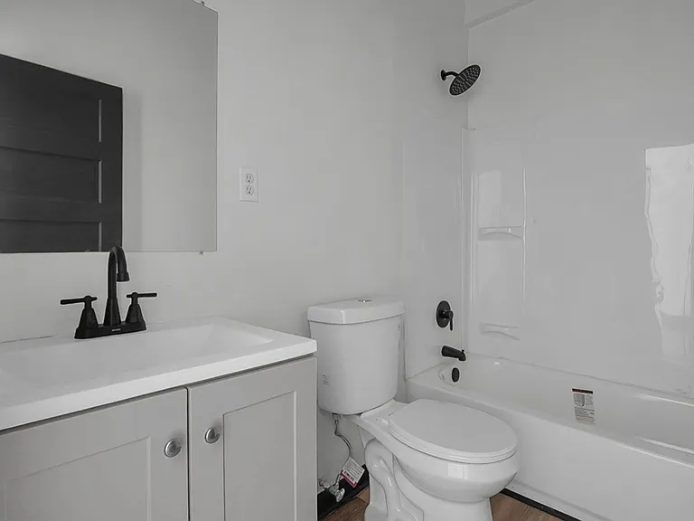51 E North St — Photo 5