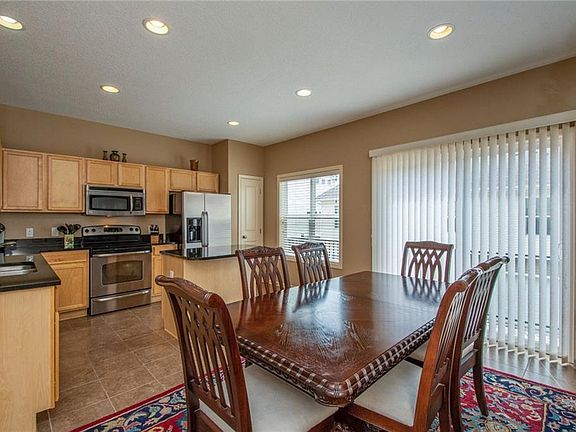 4th image of 6929 Jack London Dr #1