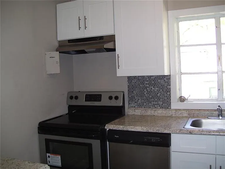 3408 Reynolds St — Photo 9