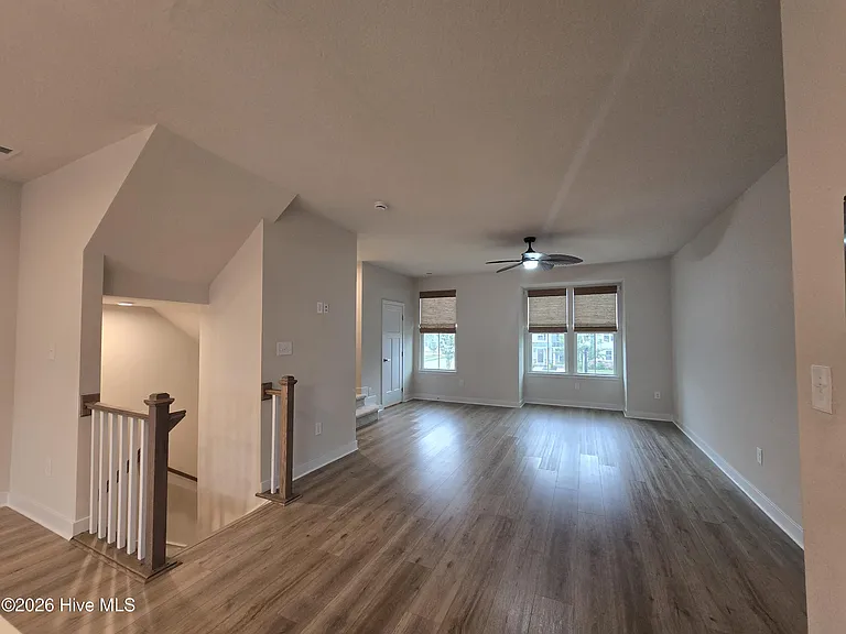 302 Fost Blvd — Photo 6