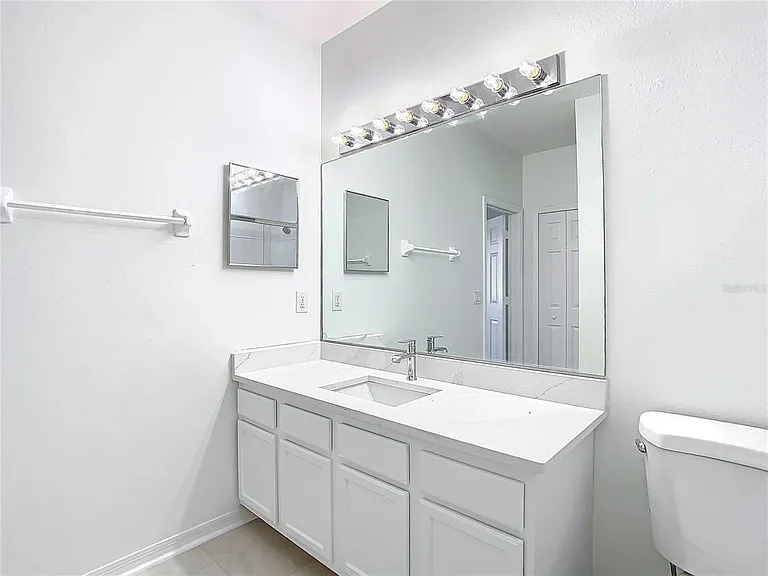 1019 Blackwater Dr — Photo 10