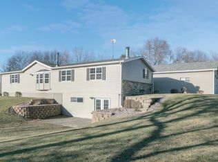 S1055 Coon Bluff Rd, Wisconsin Dells, WI 53965