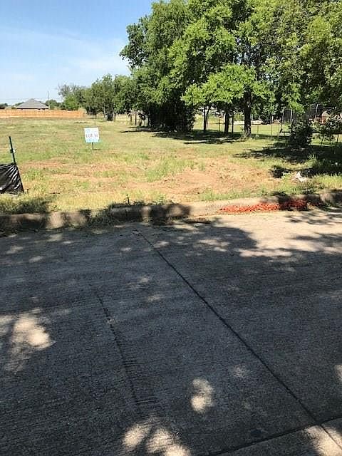 2nd image of 5708 Burleson St
