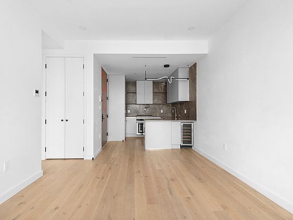 5th image of 373 Palmetto St #3A