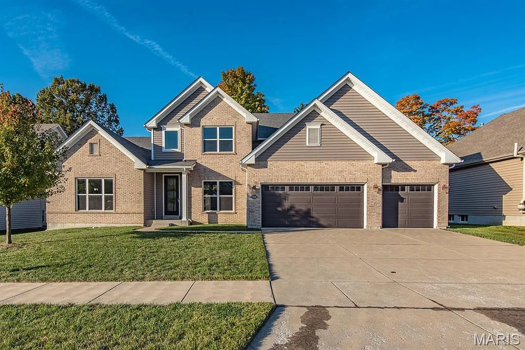 4 bed, 3.5 bath, 3826 sqft, $4,500 — Photo 1